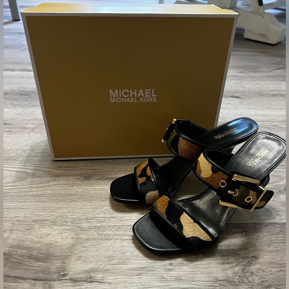Michael Kors Colby Camouflage Print Calf Hair Sandal size 8